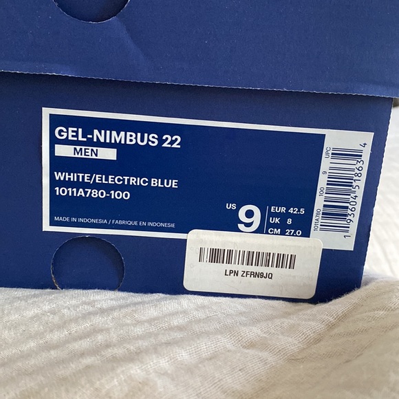 ASICS Gel Nimbus 22 White/Electric Blue nwt size 9 - Picture 2 of 8